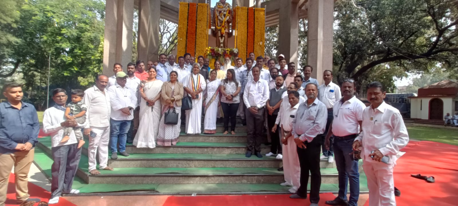 वंचित बहुजन आघाडीच्या वतीने संविधान दिन साजरा करण्यात आला. संविधान उद्देशिकाचे सामूहिक वाचन करण्यात आले…..